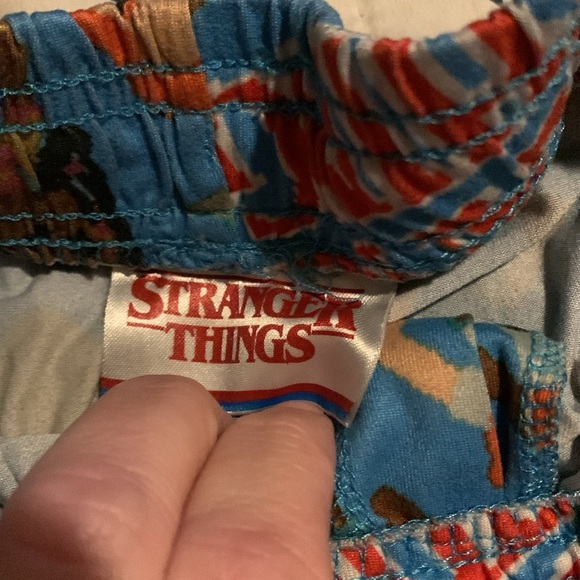 Stranger Things Medium pajama shorts, elastic waist, drawstring with pockets - Picture 6 of 9